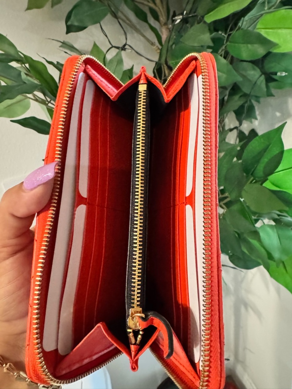 New in box Versace La Medusa Long Wallet Coral 🪸 - Picture 6 of 14